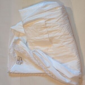 Yves Delorme Paris White Bathrobe Pockets Cottage core Prairie